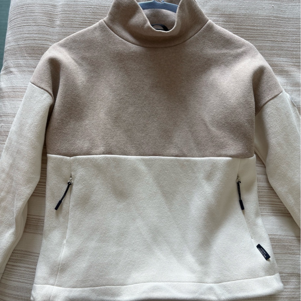 Holebrook Windproof Elin Pullover in khaki/white